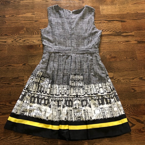 Ellen Tracy City Print Dress with Pockets - Picture 9 of 15